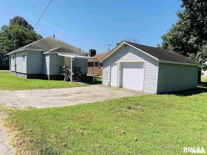 716 POPLAR Street, Harrisburg, Illinois 62946, 2 Bedrooms Bedrooms, 0 ,1 BathroomBathrooms,Residential,For Sale,POPLAR,0,RMAQC4269745