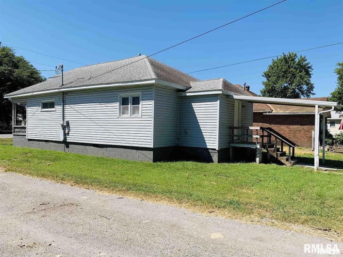 716 POPLAR Street, Harrisburg, Illinois 62946, 2 Bedrooms Bedrooms, 0 ,1 BathroomBathrooms,Residential,For Sale,POPLAR,0,RMAQC4269745