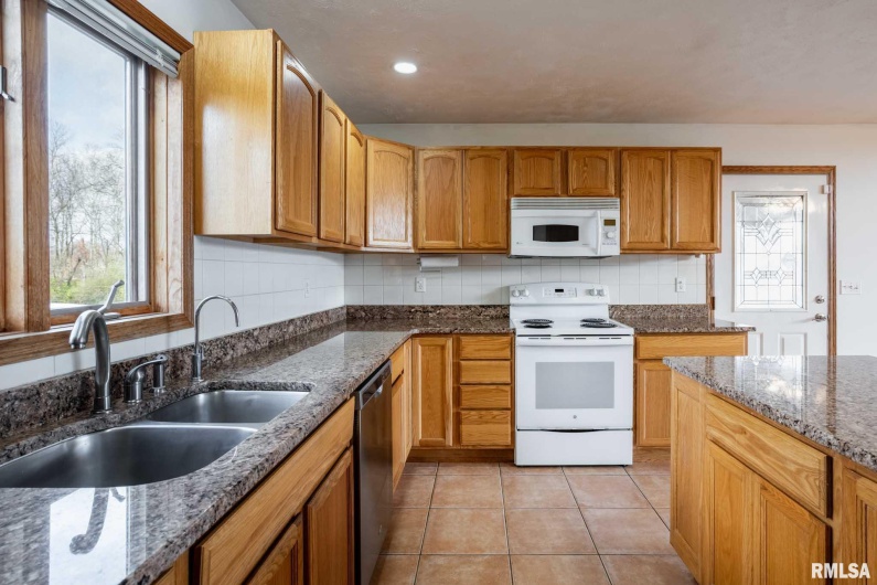 450 Clark School Road, DeSoto, Illinois 62924, 1 Bedroom Bedrooms, 0 ,2 BathroomsBathrooms,Residential,For Sale,Clark School,0,RMAQC4269747