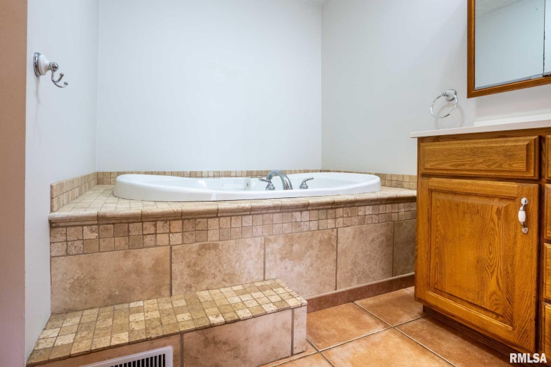 450 Clark School Road, DeSoto, Illinois 62924, 1 Bedroom Bedrooms, 0 ,2 BathroomsBathrooms,Residential,For Sale,Clark School,0,RMAQC4269747