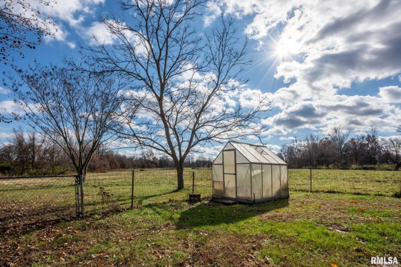 450 Clark School Road, DeSoto, Illinois 62924, 1 Bedroom Bedrooms, 0 ,2 BathroomsBathrooms,Residential,For Sale,Clark School,0,RMAQC4269747