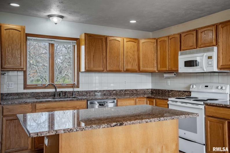 450 Clark School Road, DeSoto, Illinois 62924, 1 Bedroom Bedrooms, 0 ,2 BathroomsBathrooms,Residential,For Sale,Clark School,0,RMAQC4269747