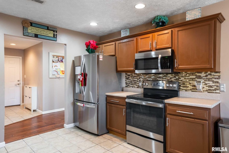 411 PRINCE Lane, Herrin, Illinois 62948, 4 Bedrooms Bedrooms, 0 ,2 BathroomsBathrooms,Residential,For Sale,PRINCE,0,RMAQC4269749