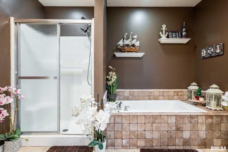 411 PRINCE Lane, Herrin, Illinois 62948, 4 Bedrooms Bedrooms, 0 ,2 BathroomsBathrooms,Residential,For Sale,PRINCE,0,RMAQC4269749