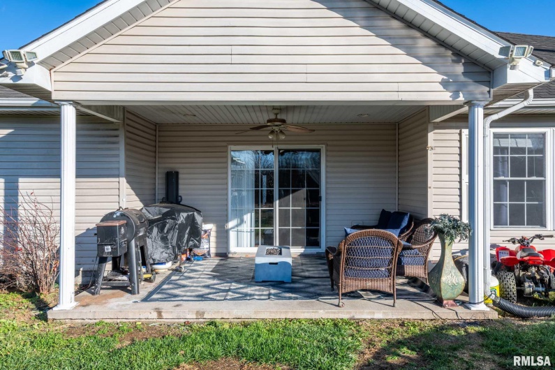 411 PRINCE Lane, Herrin, Illinois 62948, 4 Bedrooms Bedrooms, 0 ,2 BathroomsBathrooms,Residential,For Sale,PRINCE,0,RMAQC4269749