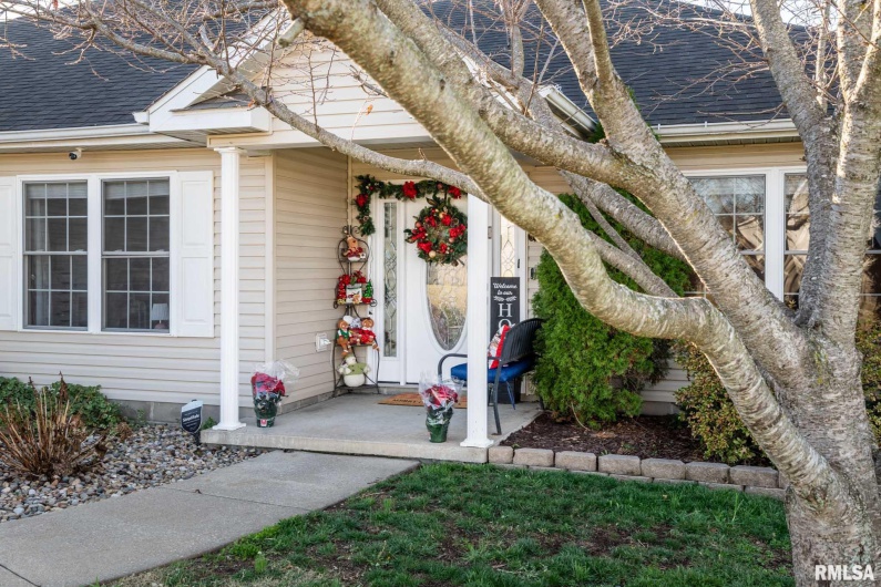 411 PRINCE Lane, Herrin, Illinois 62948, 4 Bedrooms Bedrooms, 0 ,2 BathroomsBathrooms,Residential,For Sale,PRINCE,0,RMAQC4269749