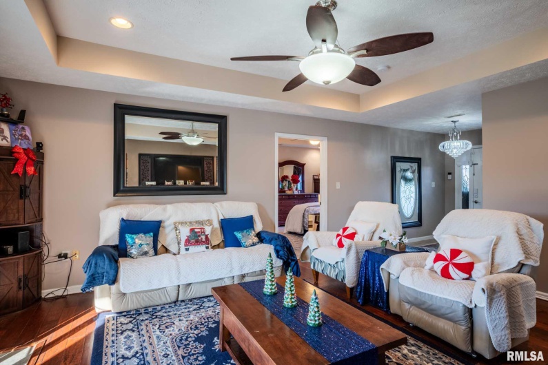 411 PRINCE Lane, Herrin, Illinois 62948, 4 Bedrooms Bedrooms, 0 ,2 BathroomsBathrooms,Residential,For Sale,PRINCE,0,RMAQC4269749