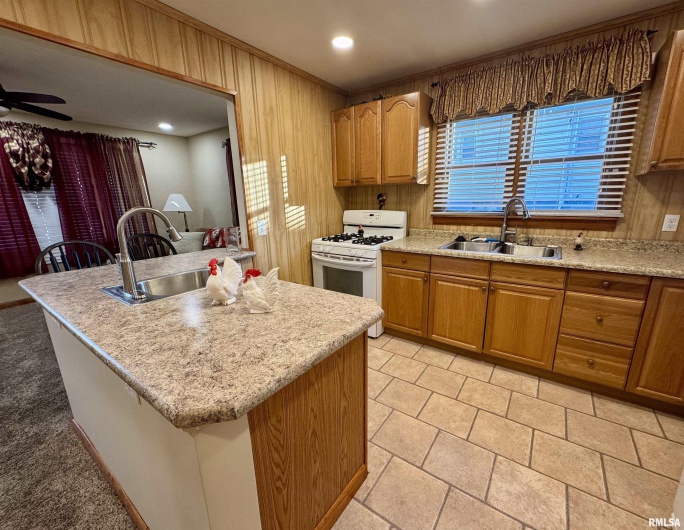 216 HUBBARD Avenue, Goreville, Illinois 62939, 2 Bedrooms Bedrooms, 0 ,1 BathroomBathrooms,Residential,For Sale,HUBBARD,0,RMAQC4269750