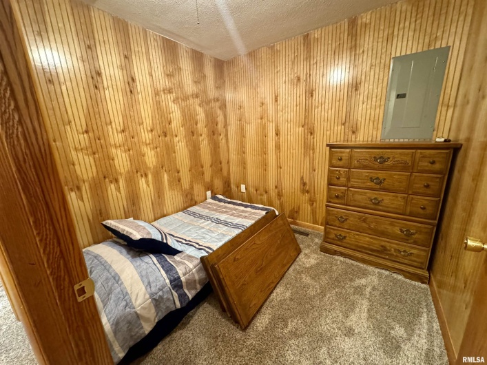 216 HUBBARD Avenue, Goreville, Illinois 62939, 2 Bedrooms Bedrooms, 0 ,1 BathroomBathrooms,Residential,For Sale,HUBBARD,0,RMAQC4269750