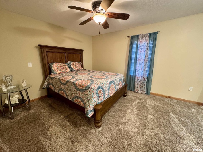 216 HUBBARD Avenue, Goreville, Illinois 62939, 2 Bedrooms Bedrooms, 0 ,1 BathroomBathrooms,Residential,For Sale,HUBBARD,0,RMAQC4269750