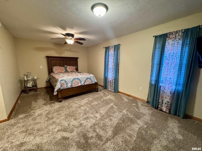 216 HUBBARD Avenue, Goreville, Illinois 62939, 2 Bedrooms Bedrooms, 0 ,1 BathroomBathrooms,Residential,For Sale,HUBBARD,0,RMAQC4269750