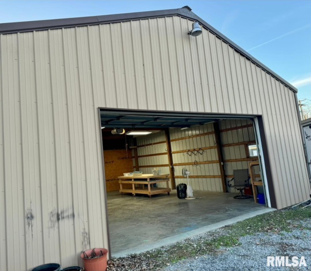 216 HUBBARD Avenue, Goreville, Illinois 62939, 2 Bedrooms Bedrooms, 0 ,1 BathroomBathrooms,Residential,For Sale,HUBBARD,0,RMAQC4269750