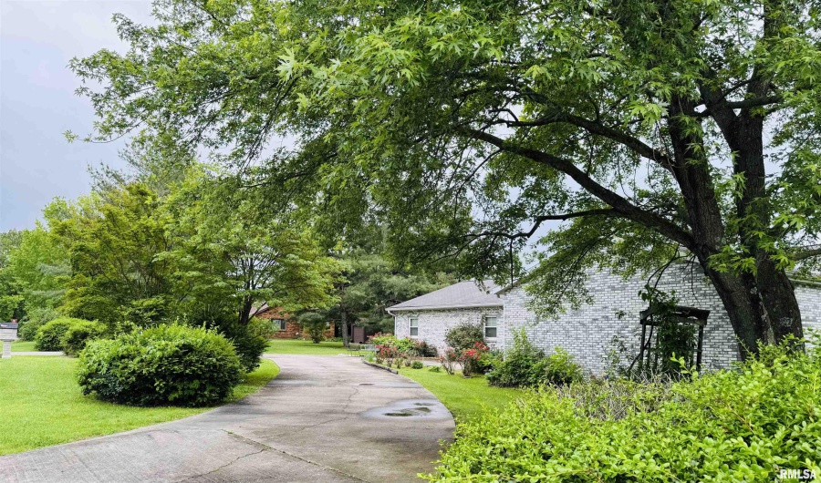 111 Stork Street, Anna, Illinois 62906-0000, 3 Bedrooms Bedrooms, 0 ,2 BathroomsBathrooms,Residential,For Sale,Stork,0,RMAEB457785