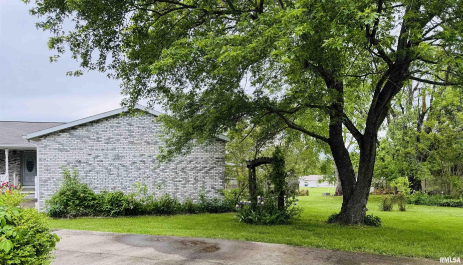 111 Stork Street, Anna, Illinois 62906-0000, 3 Bedrooms Bedrooms, 0 ,2 BathroomsBathrooms,Residential,For Sale,Stork,0,RMAEB457785