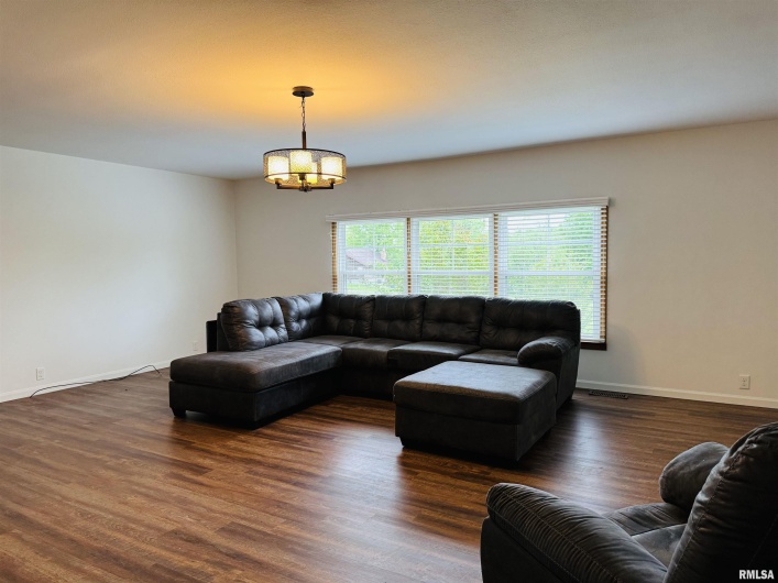 111 Stork Street, Anna, Illinois 62906-0000, 3 Bedrooms Bedrooms, 0 ,2 BathroomsBathrooms,Residential,For Sale,Stork,0,RMAEB457785