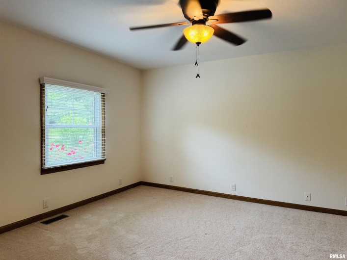 111 Stork Street, Anna, Illinois 62906-0000, 3 Bedrooms Bedrooms, 0 ,2 BathroomsBathrooms,Residential,For Sale,Stork,0,RMAEB457785