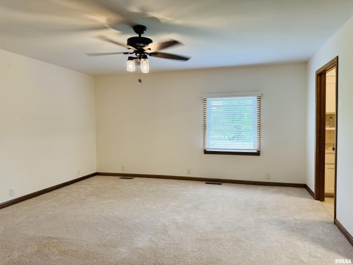 111 Stork Street, Anna, Illinois 62906-0000, 3 Bedrooms Bedrooms, 0 ,2 BathroomsBathrooms,Residential,For Sale,Stork,0,RMAEB457785