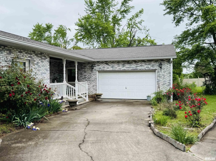 111 Stork Street, Anna, Illinois 62906-0000, 3 Bedrooms Bedrooms, 0 ,2 BathroomsBathrooms,Residential,For Sale,Stork,0,RMAEB457785