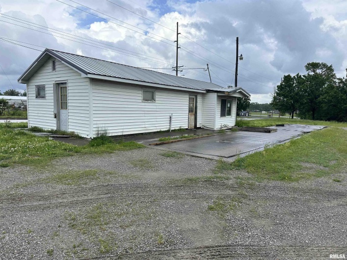 201 Barnett Street, Harrisburg, Illinois 62946, 0 , 0 ,0,Commercial Sale,For Sale,Barnett,0,RMAEB457812