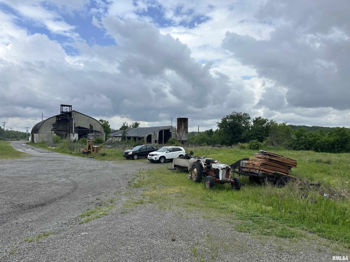 201 Barnett Street, Harrisburg, Illinois 62946, 0 , 0 ,0,Commercial Sale,For Sale,Barnett,0,RMAEB457812