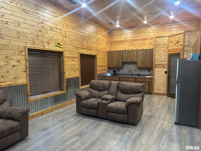 40 Presley Loop, Golconda, Illinois 62938, 3 Bedrooms Bedrooms, 0 ,2 BathroomsBathrooms,Residential,For Sale,Presley,0,RMAEB460638