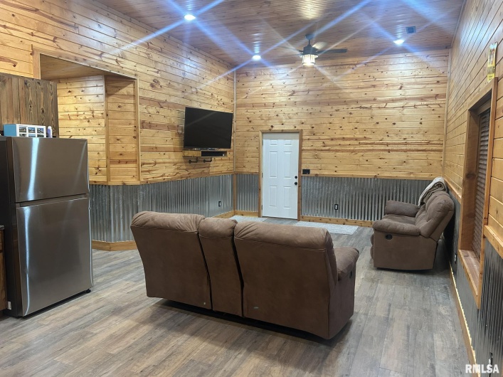 40 Presley Loop, Golconda, Illinois 62938, 3 Bedrooms Bedrooms, 0 ,2 BathroomsBathrooms,Residential,For Sale,Presley,0,RMAEB460638