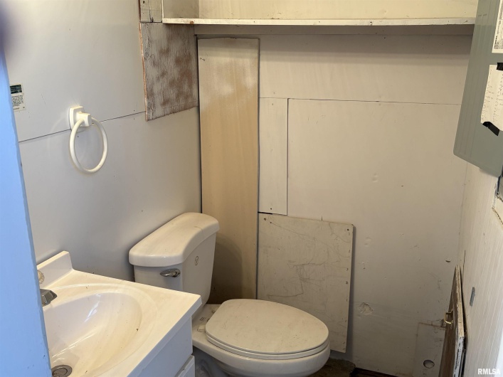 1010 Steven Lane, Murphysboro, Illinois 62966, 2 Bedrooms Bedrooms, 0 ,1 BathroomBathrooms,Residential,For Sale,Steven,0,RMAEB460641