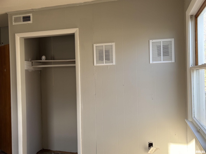 1010 Steven Lane, Murphysboro, Illinois 62966, 2 Bedrooms Bedrooms, 0 ,1 BathroomBathrooms,Residential,For Sale,Steven,0,RMAEB460641