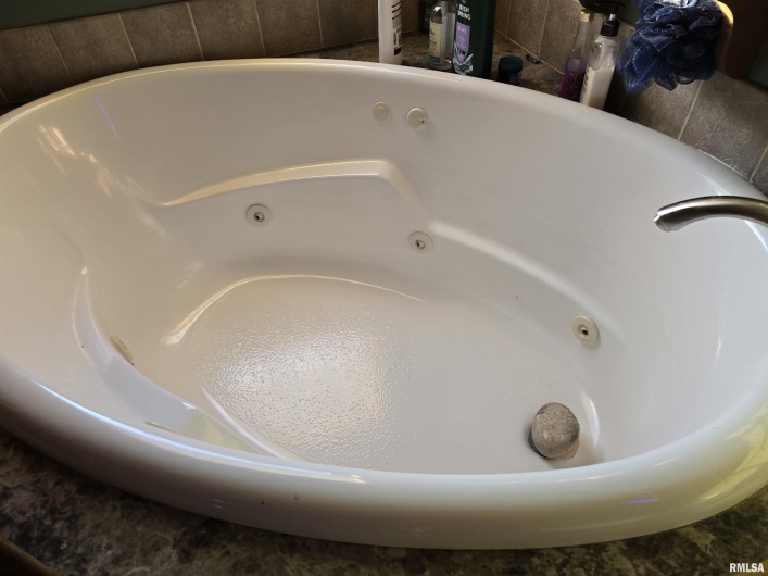 13960 Meridian Road, Carterville, Illinois 62918, 4 Bedrooms Bedrooms, 0 ,3 BathroomsBathrooms,Residential,For Sale,Meridian,0,RMAEB460643