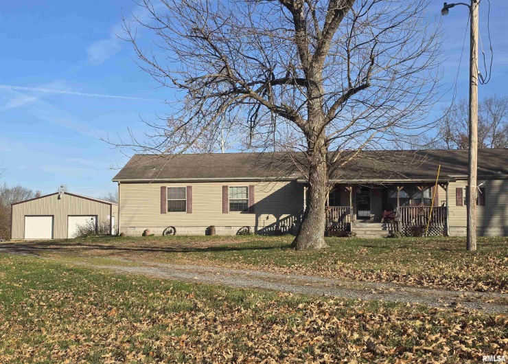 13960 Meridian Road, Carterville, Illinois 62918, 4 Bedrooms Bedrooms, 0 ,3 BathroomsBathrooms,Residential,For Sale,Meridian,0,RMAEB460643