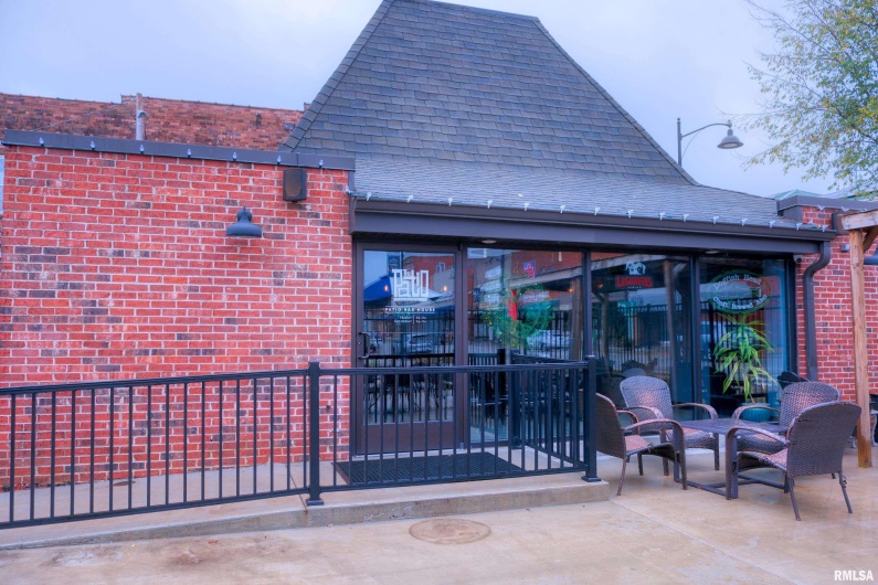 101 MONROE Street, Carbondale, Illinois 62901, 0 , 0 ,0,Commercial Sale,For Sale,MONROE,0,RMAEB460589