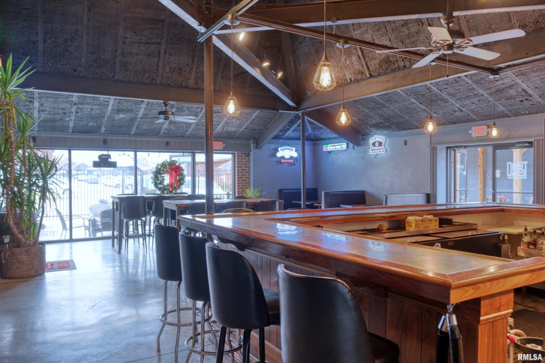 101 MONROE Street, Carbondale, Illinois 62901, 0 , 0 ,0,Commercial Sale,For Sale,MONROE,0,RMAEB460589