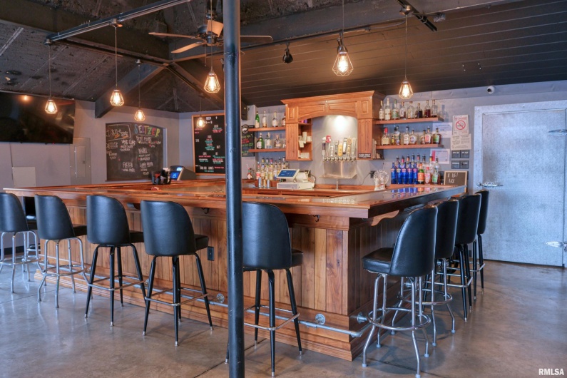 101 MONROE Street, Carbondale, Illinois 62901, 0 , 0 ,0,Commercial Sale,For Sale,MONROE,0,RMAEB460589