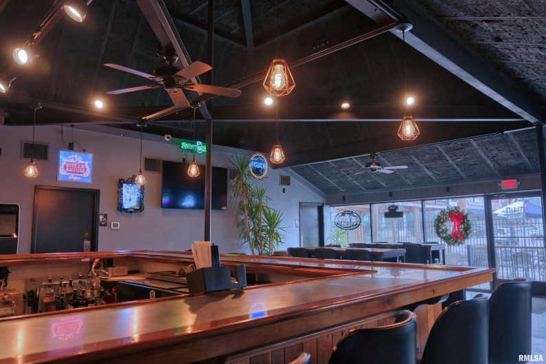 101 MONROE Street, Carbondale, Illinois 62901, 0 , 0 ,0,Commercial Sale,For Sale,MONROE,0,RMAEB460589