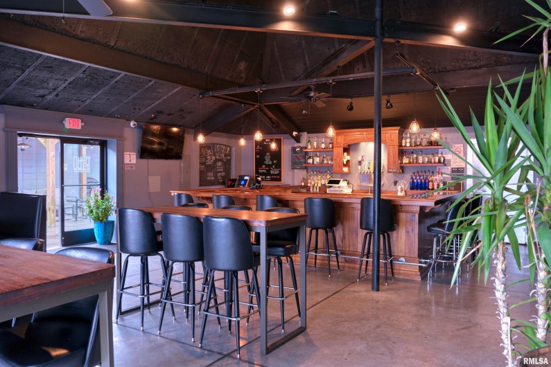 101 MONROE Street, Carbondale, Illinois 62901, 0 , 0 ,0,Commercial Sale,For Sale,MONROE,0,RMAEB460589