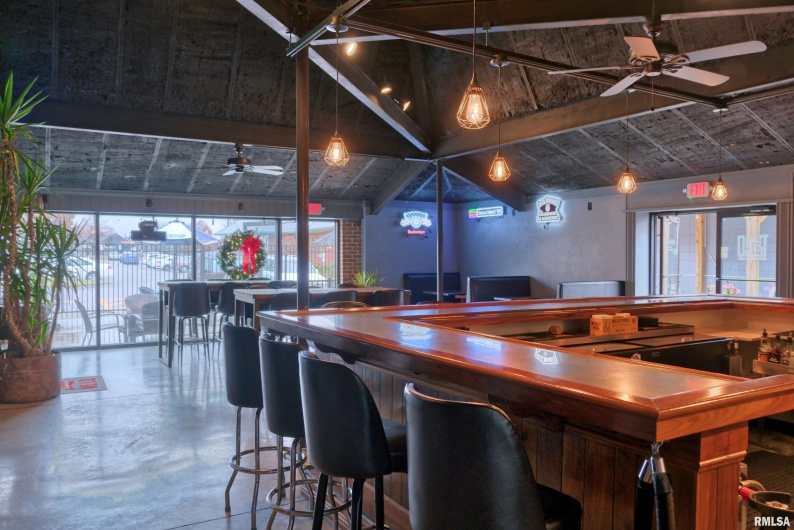 101 MONROE Street, Carbondale, Illinois 62901, 0 , 0 ,0,Commercial Sale,For Sale,MONROE,0,RMAEB460589