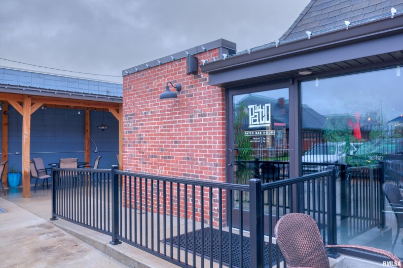 101 MONROE Street, Carbondale, Illinois 62901, 0 , 0 ,0,Commercial Sale,For Sale,MONROE,0,RMAEB460589