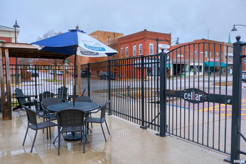 101 MONROE Street, Carbondale, Illinois 62901, 0 , 0 ,0,Commercial Sale,For Sale,MONROE,0,RMAEB460589