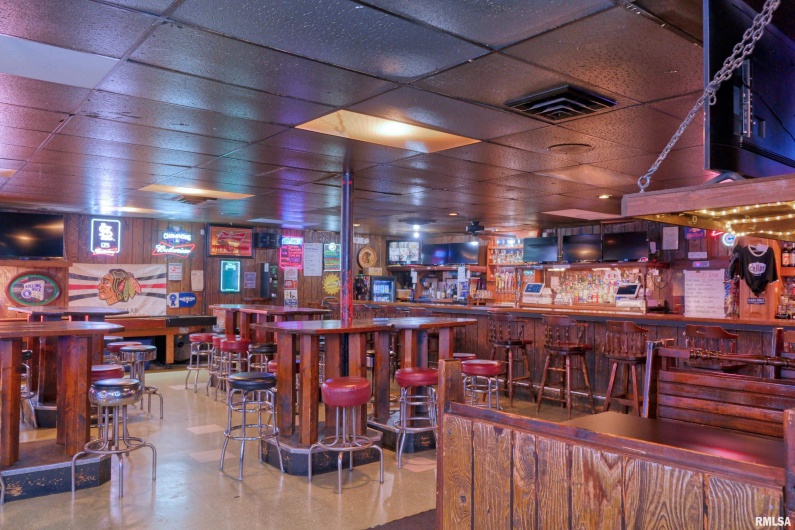 101 MONROE Street, Carbondale, Illinois 62901, 0 , 0 ,0,Commercial Sale,For Sale,MONROE,0,RMAEB460589