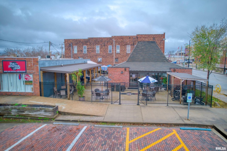 101 MONROE Street, Carbondale, Illinois 62901, 0 , 0 ,0,Commercial Sale,For Sale,MONROE,0,RMAEB460589