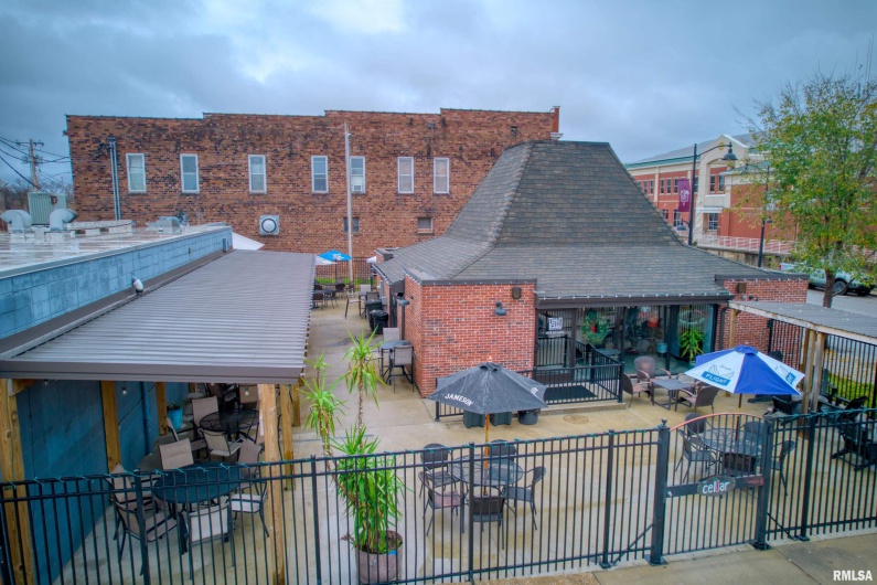 101 MONROE Street, Carbondale, Illinois 62901, 0 , 0 ,0,Commercial Sale,For Sale,MONROE,0,RMAEB460589