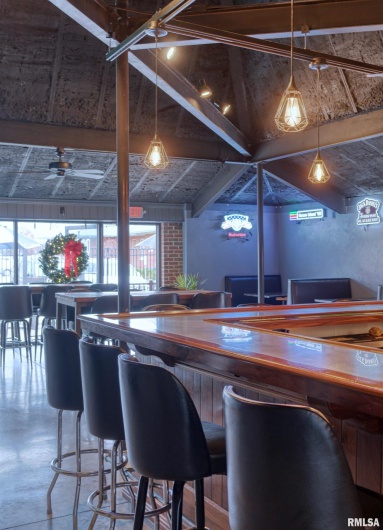 101 MONROE Street, Carbondale, Illinois 62901, 0 , 0 ,0,Commercial Sale,For Sale,MONROE,0,RMAEB460589