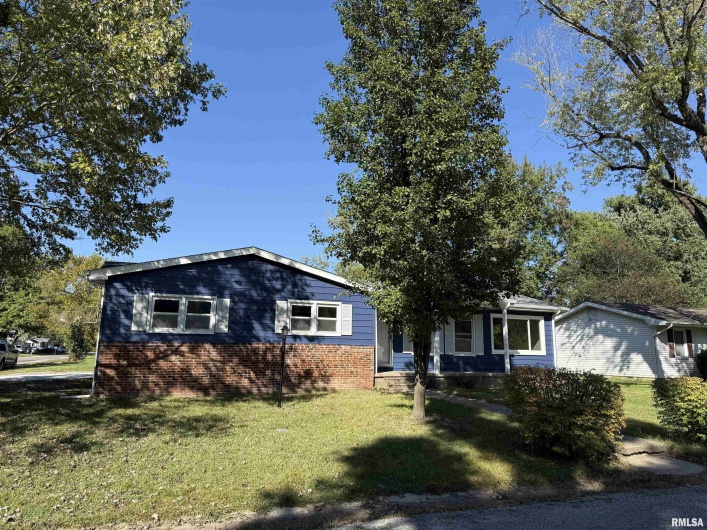 1350 Sebring Way, Carbondale, Illinois 62901, 3 Bedrooms Bedrooms, 0 ,2 BathroomsBathrooms,Residential,For Sale,Sebring,0,RMAEB460077