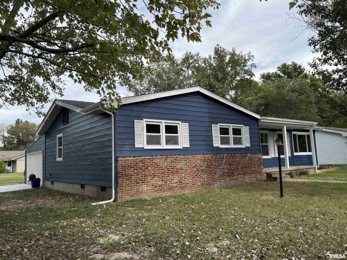 1350 Sebring Way, Carbondale, Illinois 62901, 3 Bedrooms Bedrooms, 0 ,2 BathroomsBathrooms,Residential,For Sale,Sebring,0,RMAEB460077