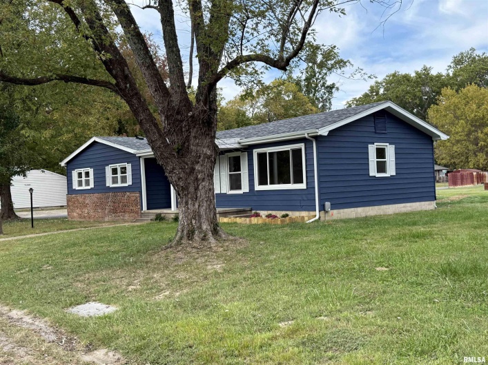 1350 Sebring Way, Carbondale, Illinois 62901, 3 Bedrooms Bedrooms, 0 ,2 BathroomsBathrooms,Residential,For Sale,Sebring,0,RMAEB460077