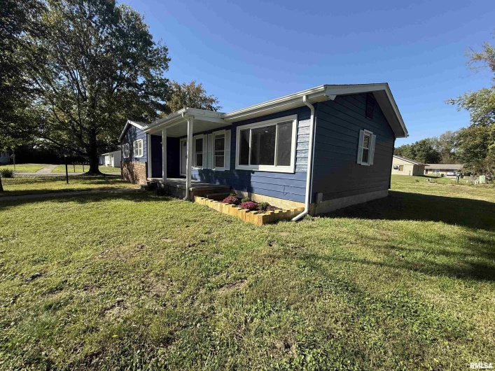 1350 Sebring Way, Carbondale, Illinois 62901, 3 Bedrooms Bedrooms, 0 ,2 BathroomsBathrooms,Residential,For Sale,Sebring,0,RMAEB460077