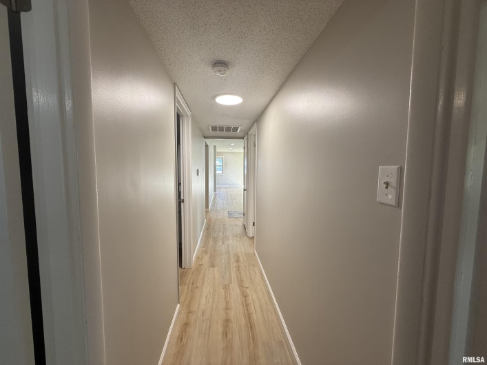 1350 Sebring Way, Carbondale, Illinois 62901, 3 Bedrooms Bedrooms, 0 ,2 BathroomsBathrooms,Residential,For Sale,Sebring,0,RMAEB460077