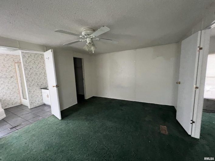 112 Old Marion Road, Goreville, Illinois 62939, 2 Bedrooms Bedrooms, 0 ,2 BathroomsBathrooms,Residential,For Sale,Old Marion,0,RMAEB460648