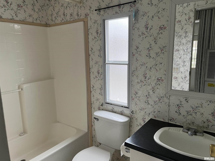 112 Old Marion Road, Goreville, Illinois 62939, 2 Bedrooms Bedrooms, 0 ,2 BathroomsBathrooms,Residential,For Sale,Old Marion,0,RMAEB460648