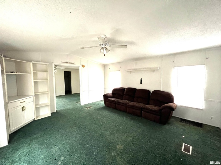 112 Old Marion Road, Goreville, Illinois 62939, 2 Bedrooms Bedrooms, 0 ,2 BathroomsBathrooms,Residential,For Sale,Old Marion,0,RMAEB460648